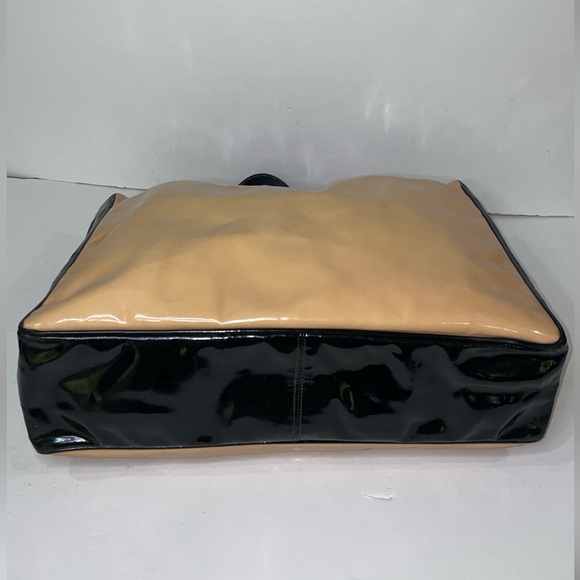 CHANEL Rare Coco Mark Chain Tote bag - Picture 13 of 17